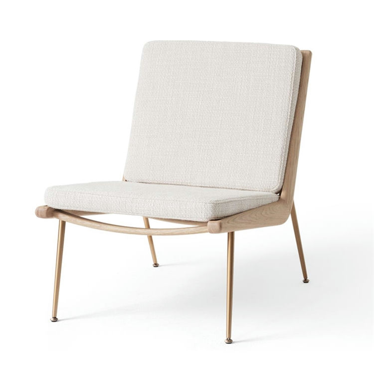 Andtradition Boomerang Hm1 Loungestol i Oiled Oak og Creme